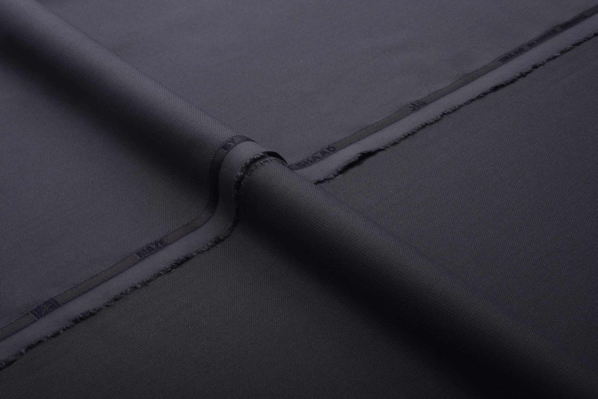 GRAPHITE GREY