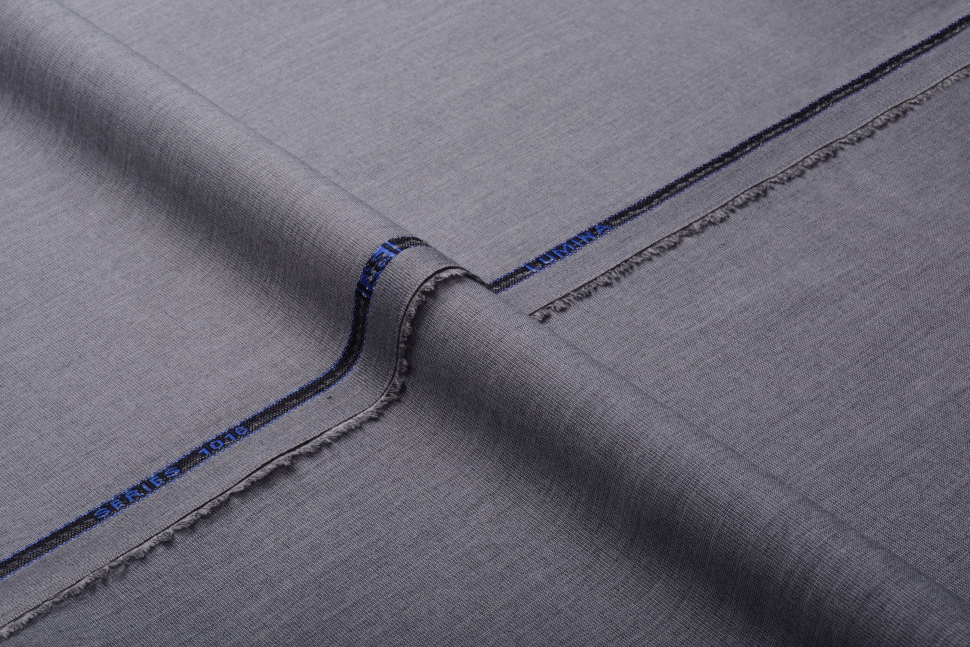 SMOKE GREY
