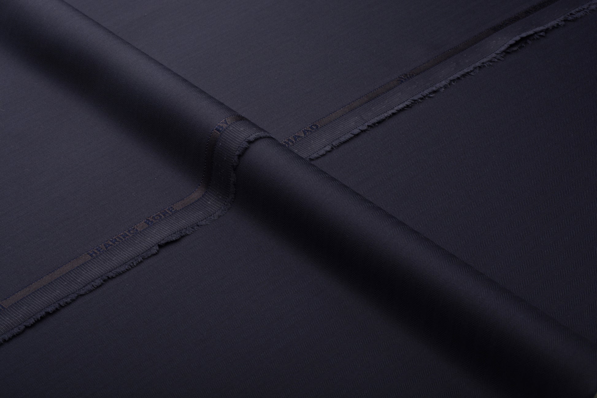 DARK CHARCOAL