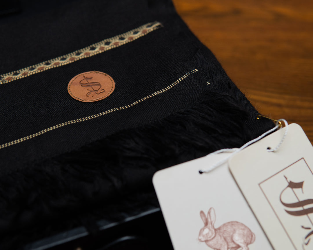 Rabbit Wool Blended Shawl | Black