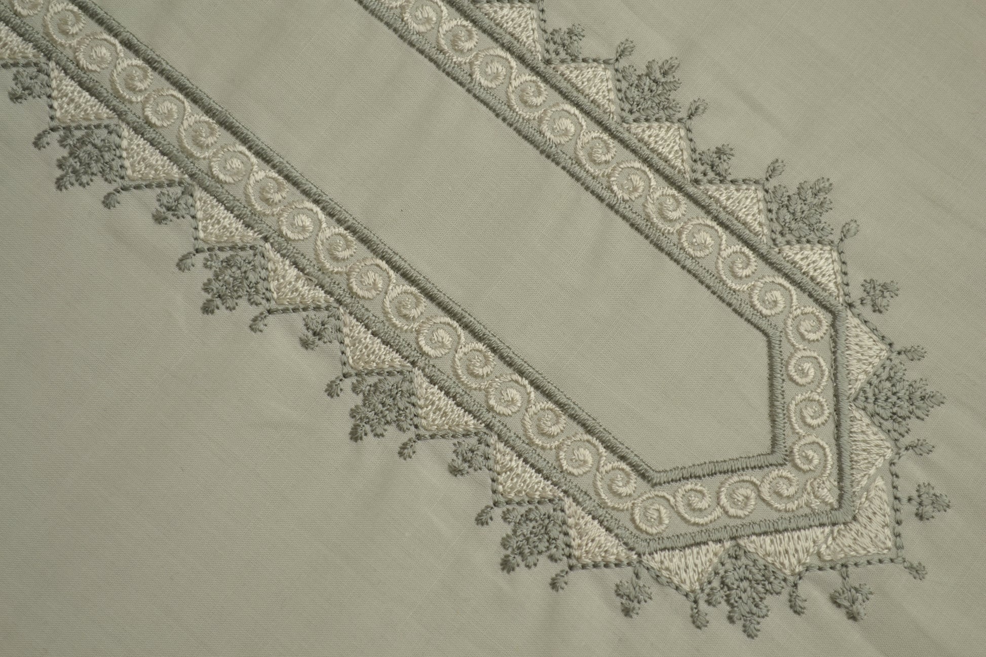 Buy Egyptian Embroidery Suit for Men online (ED#3) | Shaad Fabrics